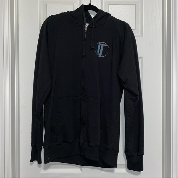 Lisa Lavie - Signed Album & Zip-Up Hoodie - Picture 3 of 12